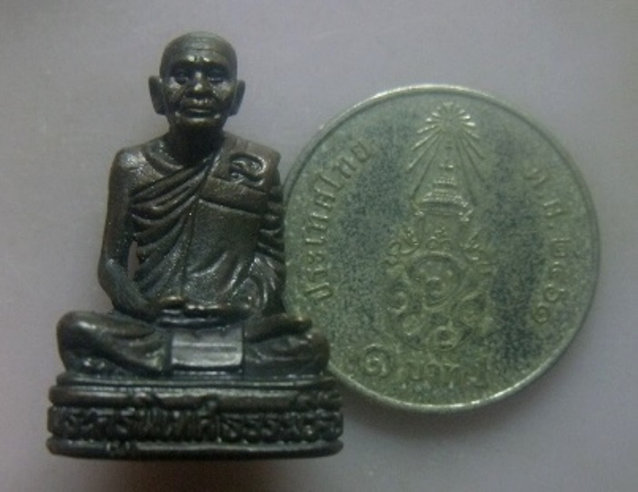 **เบาๆ**รูปหล่ออุดกริ่ง รุ่น๑ พระครูนิเทศธรรมวิจัย วัดเกาะทองสม ต.โคกม่วง อ.เขาชัยสนจ.พัทลุง**สวยๆ