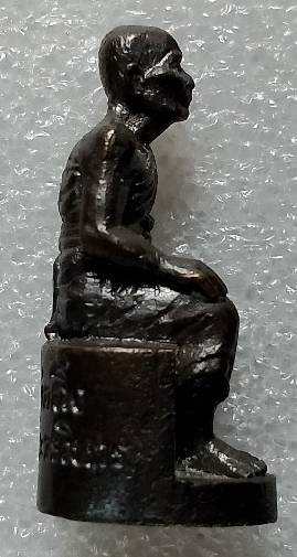 รูปหล่อนั่งโต๊ะ หลวงพ่อฉิ่ง วัดบางพระวรวิหาร ชลบุรี เนื้อทองผสม