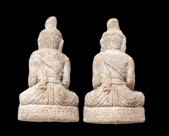 เคาะแรกแดง..พ่อปู่ฤาษีนารอด ๒๕๔๔..เนื้อผงมงคล ๒ ตน ไม่มีกล่อง..ลพ.ดำ วัดเขาพูลทอง จ.จันทบุรี