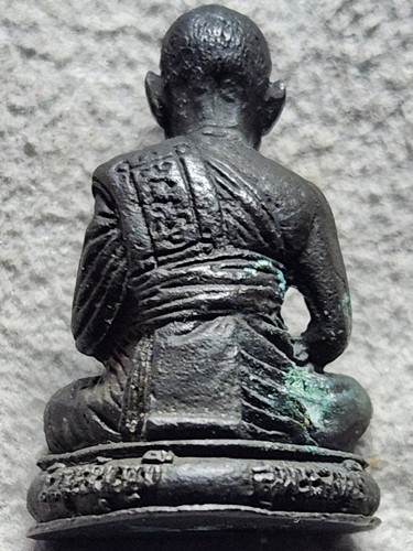  วัดฤกษ์บุญมี อ.บางปลาม้า จ.สุพรรณบุรี รูปหล่อ หลวงพ่อฤษีลิงขาว(ช่อ) รุ่น1 ตอกโค๊ด