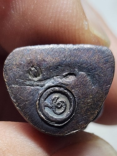 วัดหนองตูม จ.ขอนแก่น  พระกริ่งรูปเหมือน หลวงปู่บุญมา มุนิโก   รุ่นแรก ปีพศ.2537 เนื้อทองแดง ตอกโค๊ด 