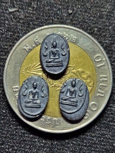 วัดโรงช้าง จ.พิจิตร  พระพิจิตรเม็ดข้าวเม่าข้างกนก เนื้อชินเก่าปั๊ม อาจารย์ทวี 2498