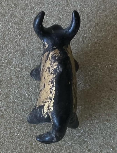 วัวธนู หลวงพ่อสังข์ วัดนากันตม จ.ศรีสะเกษ อุดผงวิเศษเนื้อผง ว่าน108ชนิด ผสมครั่งพุทรา ปิดทองพร้อมจาร