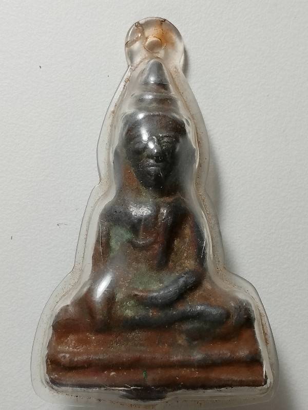 พระเนื้อชิน เลี่ยมพลาสติก 