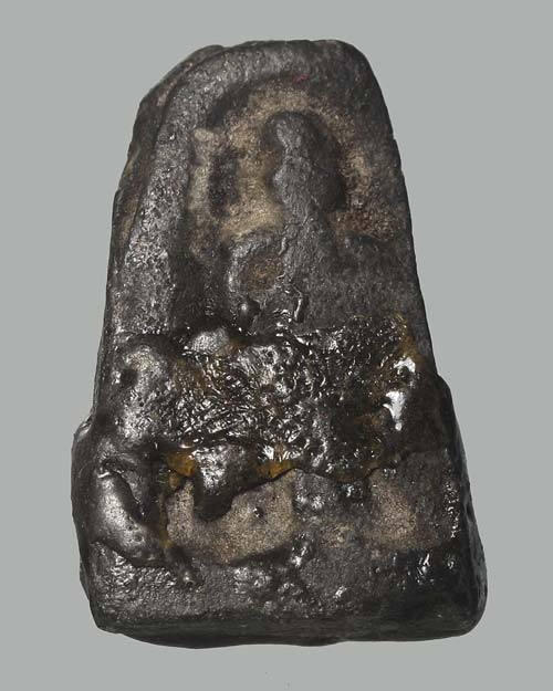 พระเนื้อว่าน รุ่นแรก หลวงพ่อน่วม หลังพระอานนท์ วัดหลวงครู