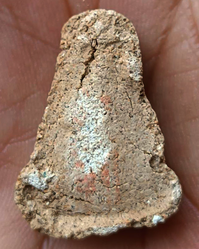 ปิดตาเนื้อผง หลวงปู่เหรียญ วัดหนองบัว จ.กาญจนบุรี สูงประมาณ 3 ซ.ม.