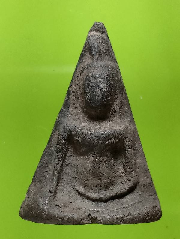 พระนางพญา เนื้อดำ 