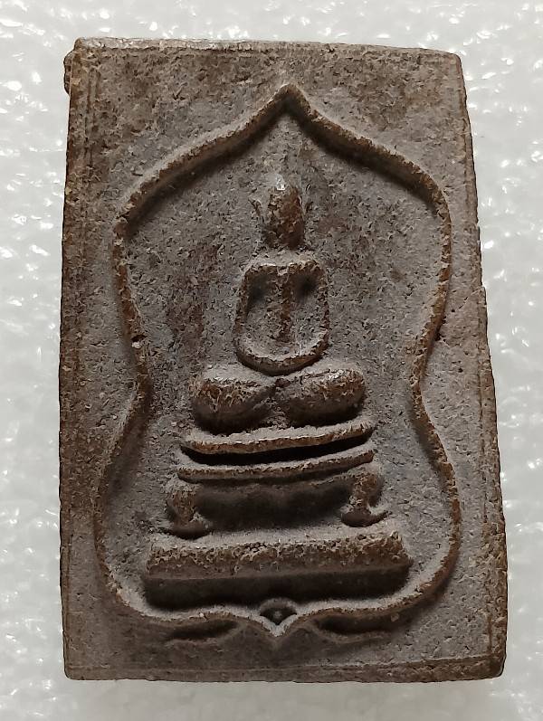 พระพุทธ เนื้อว่าน องค์บิดๆ ไม่ทราบที่ 