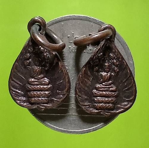 พระนาคปรกใบโพธิ์ วัดห้วยชั้นเหนือ อุบลราชธานี  2 องค์ 