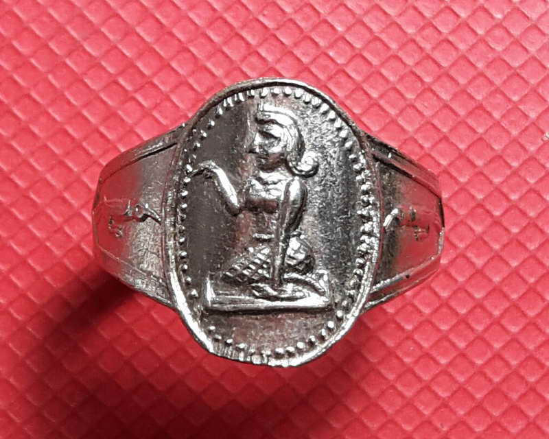 แหวนนางกวักสาริกาคู่เรียกทรัพย์หลวงพ่อทองดีวัดไทรเหนือ