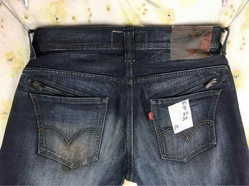 กางเกงยีนส์ Levi's 514 Made in China เอววัดจริง 33 นิ้ว ยาว38 นิ้ว เป้า 9.5 ปลายขากว้าง 7.5.5