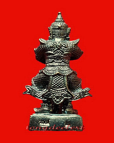 รูปหล่อท้าวเวสสุวรรณ พระอาจารย์อิฏฐ์ วัดจุฬามณี จ.สุมทรสงคราม สวยมากค่ะ