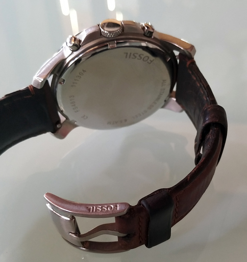 นาฬิกา Fossil โครโนกราฟ หลักโรมัน สายหนัง รุ่นนี้หน้าปัดสวยมากครับ
