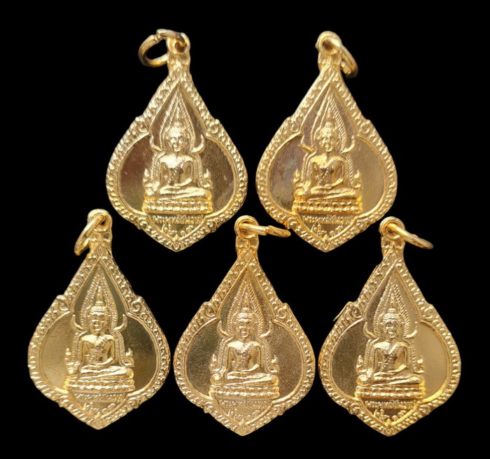 เคาะแรกแดง..เหรียญพระพุทธชินราช ๒๕๑๙..รวม ๕ เหรียญ..วัดจันทร์ประดิษฐาราม กทม / ส่ง ems