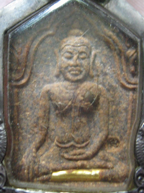 ขุนแผนหลวงปู่ทิม วัดพระขาว รุ่น 2 เนื้อชานหมากตะกรุดทอง เม็ดกริ่ง ปี 2541