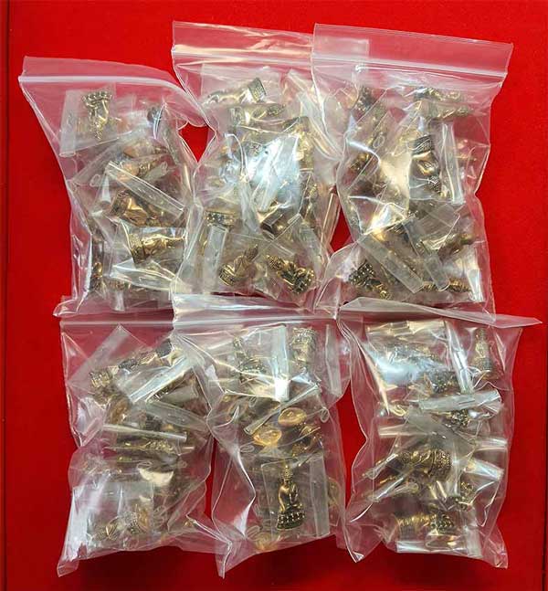 ชุดใหญ่!!!พระกริ่งบุญฤทธิ์ ลพ.จำเนียร วัดถ้ำเสือ กระบี่ ปี ๓๗ และปี ๔๒ รวม 139 องค์*ส214