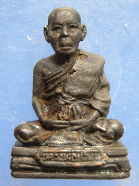 รูปหล่อ หลวงพ่อเปี่ยม วัดนาห้วย ประจวบคีรีขันธ์