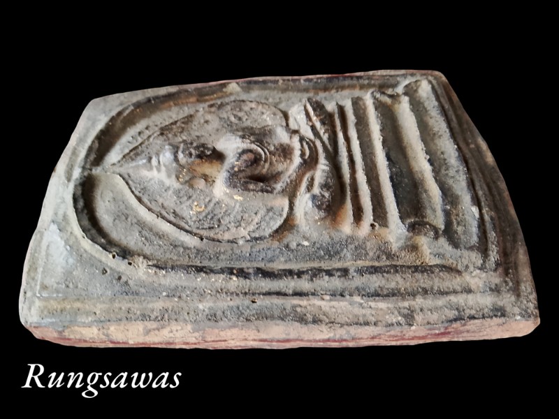 สมเด็จพระพุทโธ ขนาดบูชา หลวงพ่อสุพจน์ วัดสุทัศน์ ปี 2484 ทารักเก่า สูง 11 เซน กว้าง 8  เซน สวยเดิม  