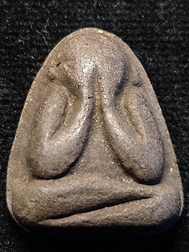 ศาลหลักเมืองชลบุรี ชลบุรี ปิดตา หลวงพ่อแก้ว วัดเคลือวัลย์ รุ่นสร้างศาลหลังเมืองชลบุรี 