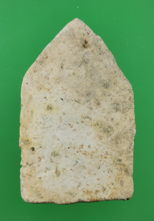 ขุนแผนเนื้อผงน้ำมัน ฝังพลอย  สภาพสวย 