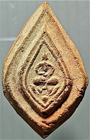 *กลีบบัว สมาธิ เนื้อดิน วัดห่อหมก อยุธยา ปี๒๔๗๖ หลวงพ่อจง วัดหน้าต่างนอก หลวงปู่ทอง วัดราชโยธา*