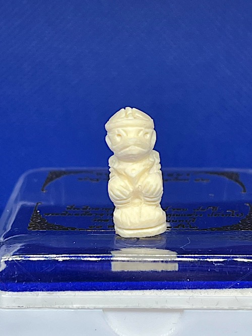 หนุมานเนื้องา พิมพ์หน้ากระบี่ (แผ่นโค้ดทองคำ) หลวงพ่อแสวง วัดลาดปลาดุก นนทบุรี 