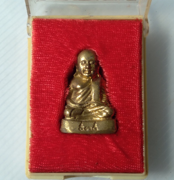 รูปหล่อย้อนยุคหลวงพ่อเงิน วัดบางคลาน