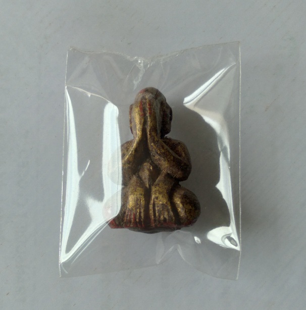 พระปิดตาลงรักปิดทอง