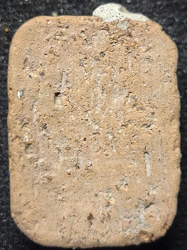 พระเนื้อดินขี่ครุฑ