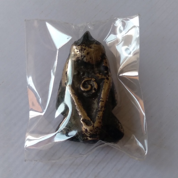 พระปิดตาเนื้อโลหะไม่ทราบที่