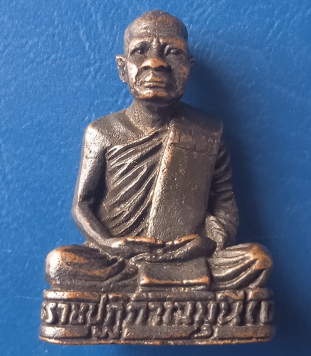 รูปหล่อ หลวงพ่อดำ วัดชนาธิการาม พังงา