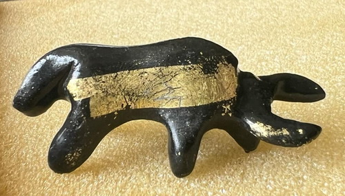 วัวธนู หลวงพ่อสังข์ วัดนากันตม จ.ศรีสะเกษ อุดผงวิเศษเนื้อผง ว่าน108ชนิด ผสมครั่งพุทรา ปิดทองพร้อมจาร