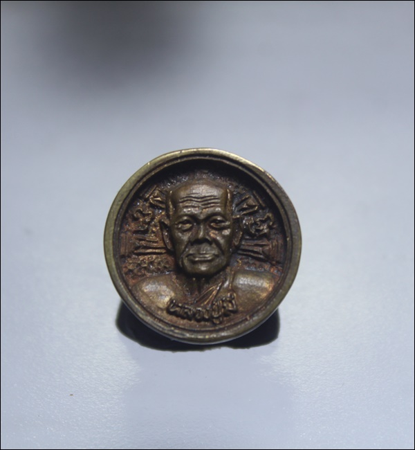 A152ล้อแม็กเล็กพระธรรมจักรหล่อปี39 หลวงพ่อมี วัดมารวิชัย เนื้อนวะ มีโค๊ดมะ 1โค๊ด สภาพสวยๆเดิมครับ