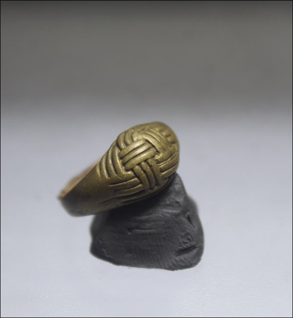 A145แหวนพิรอด หัวตะกร้อ หลวงพ่อขวัญ วัดบ้านไร่ จ.พิจิตร สภาพใช้มา