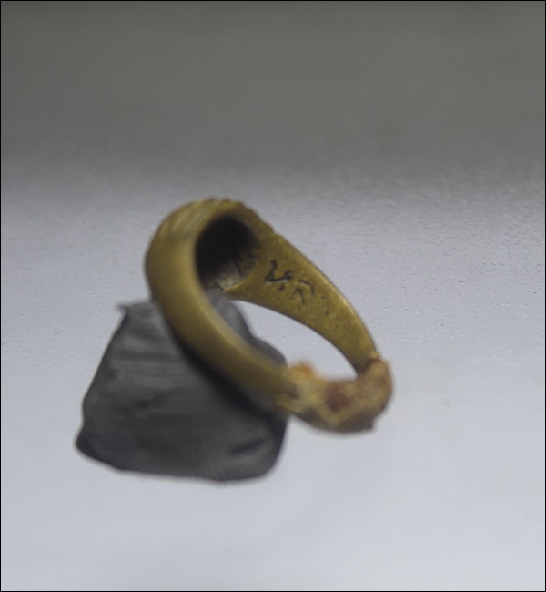 A145แหวนพิรอด หัวตะกร้อ หลวงพ่อขวัญ วัดบ้านไร่ จ.พิจิตร สภาพใช้มา