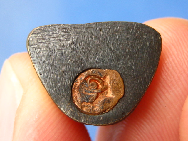 รูปหล่อ หลวงพ่อก้าน วัดห้วยใหญ่ จ.ชลบุรี