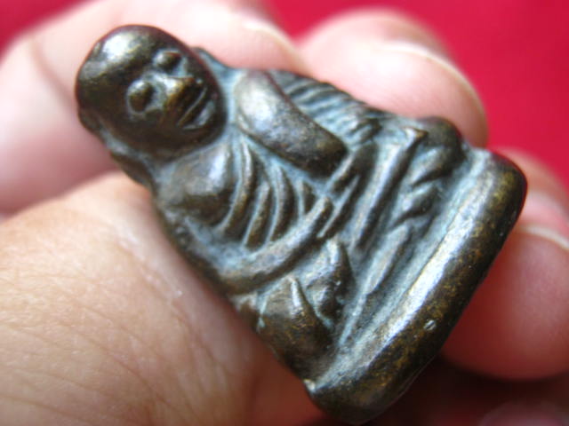 รูปหล่อหลวงพ่อเงิน วัดบางคลาน พิจิตร รุ่นปืนแตก ปี 2528 เนื้อโลหะเก่า พิธีเยี่ยม