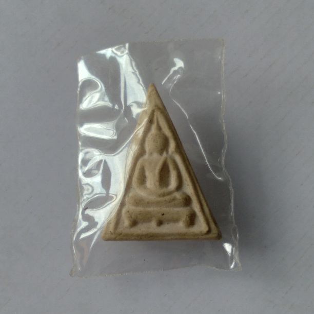 พระพุทธสามเหลี่ยมไม่ทราบที่