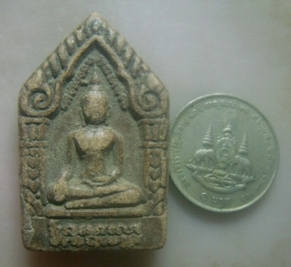 **เบา​ๆ​**พระขุนแผนซุ้มเรือนแก้ว เนื้อดินแดงปราสาทขอมพันปี หลังหลวงตาเบ๊าะ วัดภูตะแบง ปี ๒๕๑๙**สวยๆ