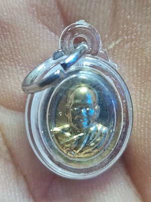 วัดเขาหลาว ราชบุรี เหรียญเม็ดแตง + ผ้ายันต์ หลวงพ่อจำเนียร (วัดถ้ำเสือ กระบี่) 