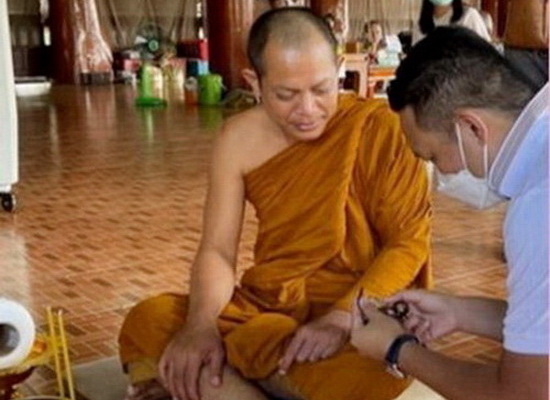 เคาะแรกแดง..พ่อปู่ศรีสุทโธ ๖๕..ทองทิพย์ลงยา ๒ เหรียญ เสก ๓ วาระ..คำชะโนด จ.อุดรธานี / ลป.มหาศิลา เสก