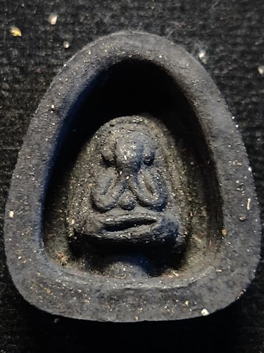 วัดป่า (อรัญญิกาวาส) ชลบุรี พระปิดตาซุ้มตันฐานหลอด หลังยันต์นะกินไม่รู้สิ้น