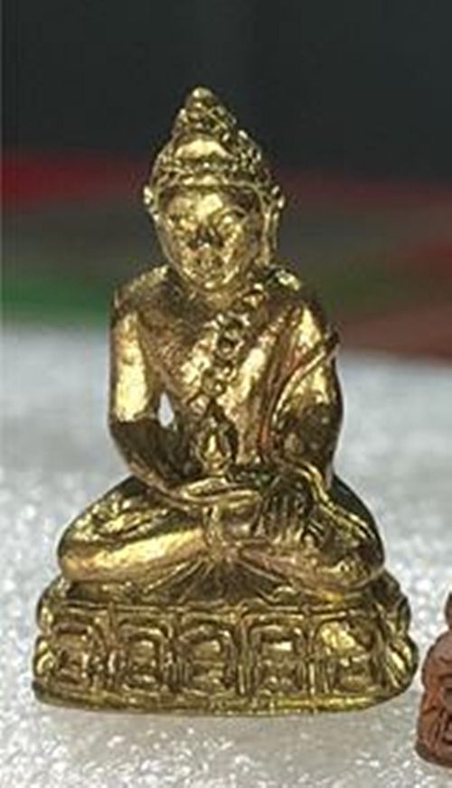 พระชัยวัฒน์ รุ่น 115 ปี หลวงปู่เหรียญ วัดบางระโหง นนทบุรี ปี2554 เนื้อทองเหลืองจ่าเงา พร้อมกล่อง