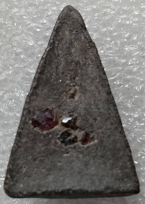 พระสมเด็จนางพญา ด้านหลังฝังพลอย 