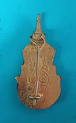 เหรียญพระสยามเทวาธิราชเจ้า กะไหล่ทองลงยาเข็มกลัดปี2525