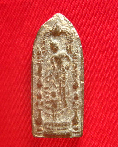 พระกำแพงนิ้วเนื้อผง ปางประสูติ หลังยันต์ เก่าไม่ทราบที่