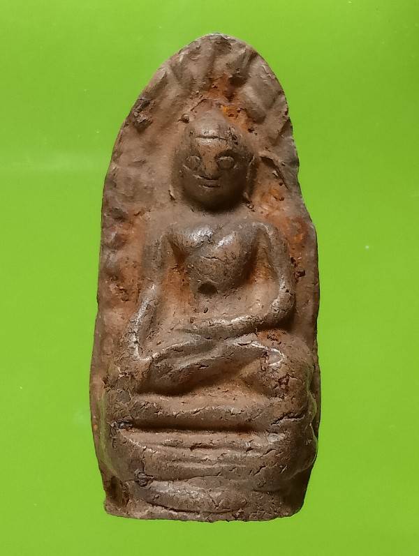 พระรอดเนื้อดิน 