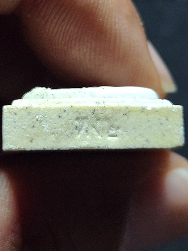 วัดเพชรบุรี จ.สุรินทร์  พระขุนแผน  หลวงปู่หงษ์ พรหมปัญโญ รุ่น “เสาร์ ๕ เพิ่มทรัพย์ เพิ่มสุข” เนื้อว่