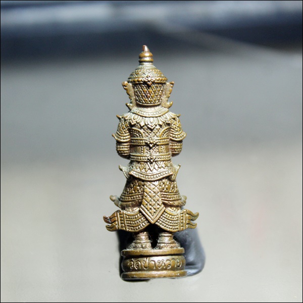 A424รูปหล่อท้าวเวสสุวรรณ อุดผงพราย สีผึ้งเขียว รุ่นแรก หลวงพ่อรัตน์ วัดป่าหวาย เนื้อชนวนทองผสม