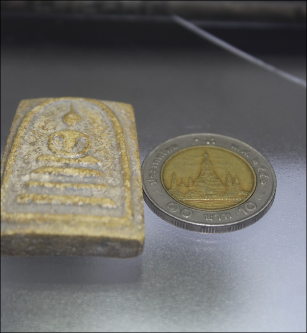 A122พระสมเด็จ หลังก้างปลา เนื้อเก่าๆ สภาพสวยๆเดิมๆ